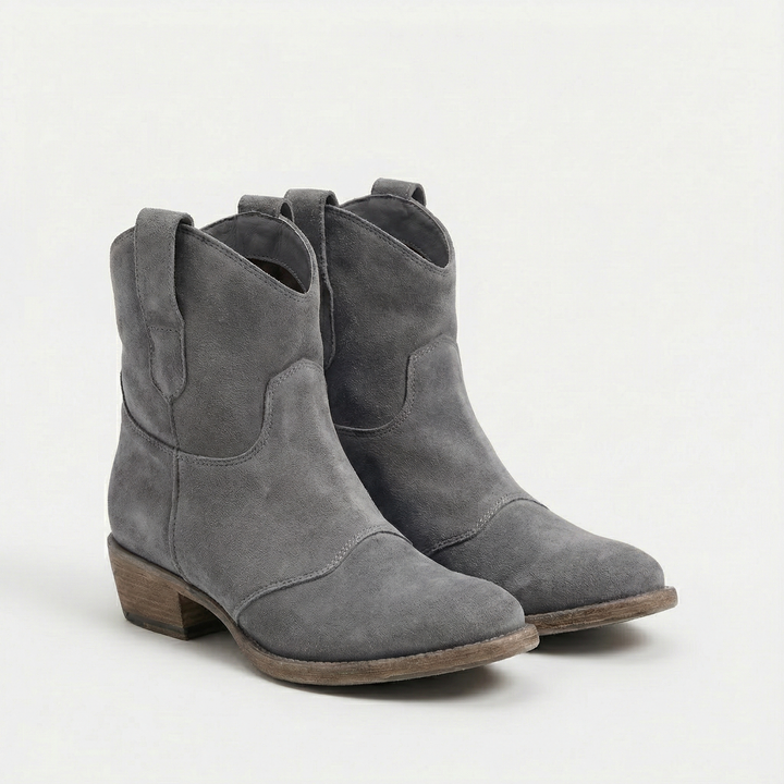Amelia | Women&
