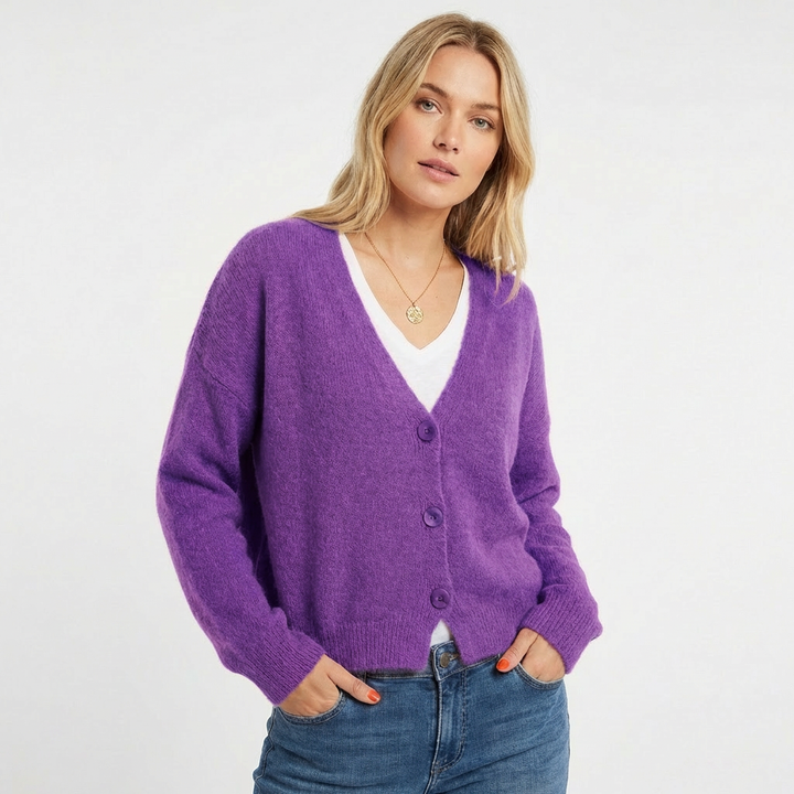 Amelia | Women&